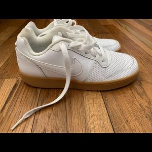 Nike Ebernon Low Women’s size 6